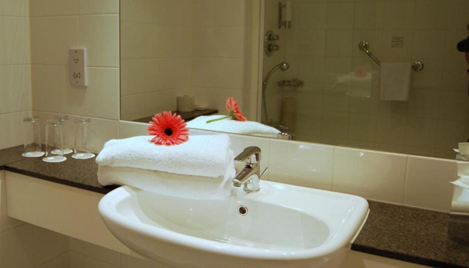 Maldron Hotel Tallaght Eksteriør billede