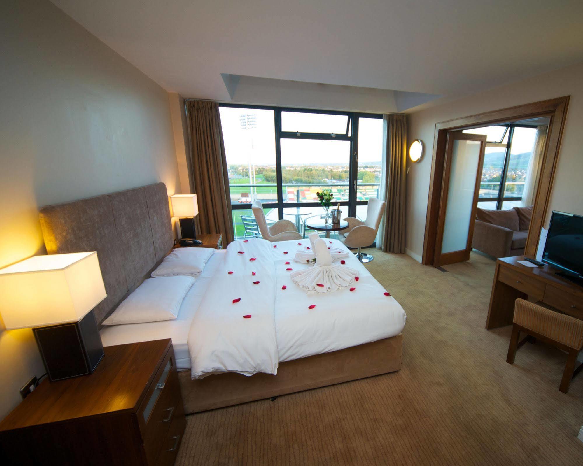 Maldron Hotel Tallaght Eksteriør billede