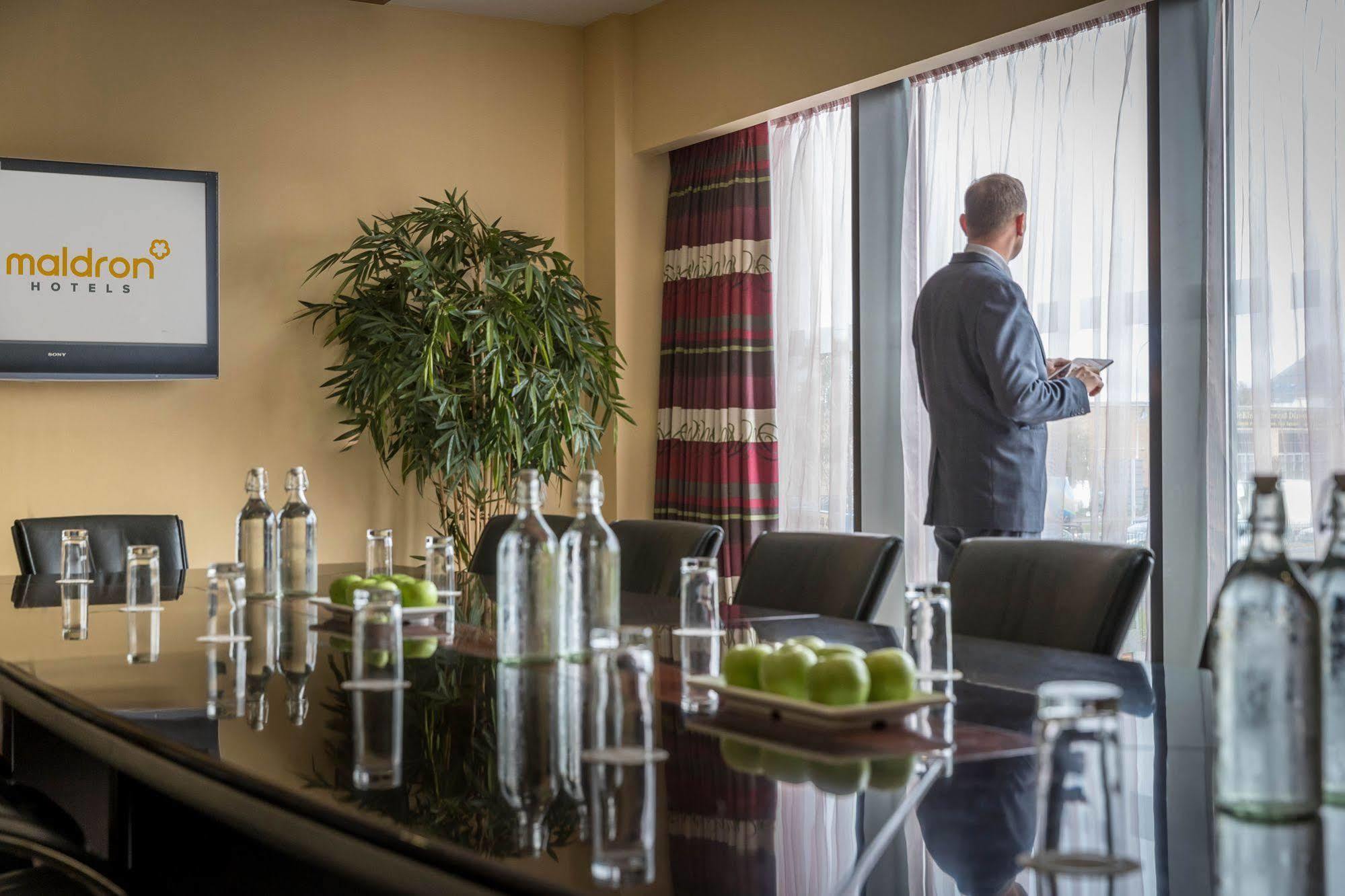 Maldron Hotel Tallaght Eksteriør billede